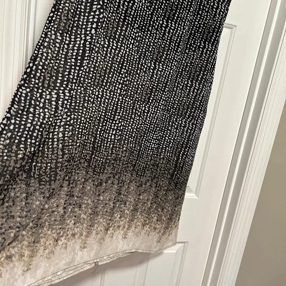 Elegant Black and White Patterned Skirt, XL - Picture 3 of 5